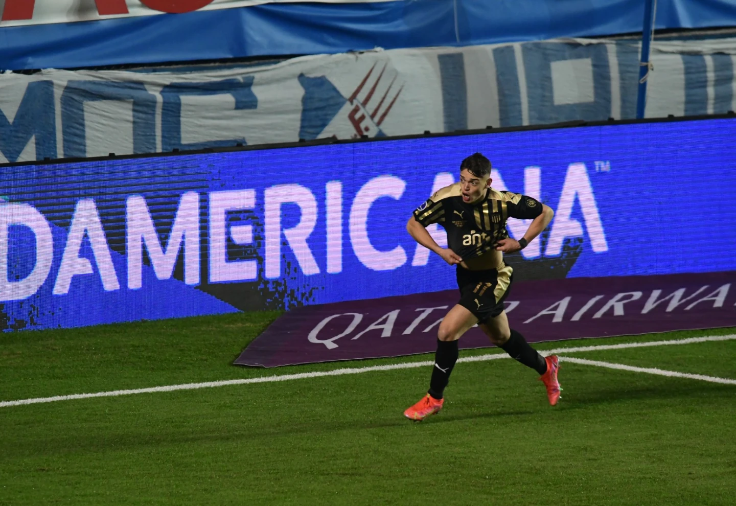Este jugador es Valentin Rodriguez
